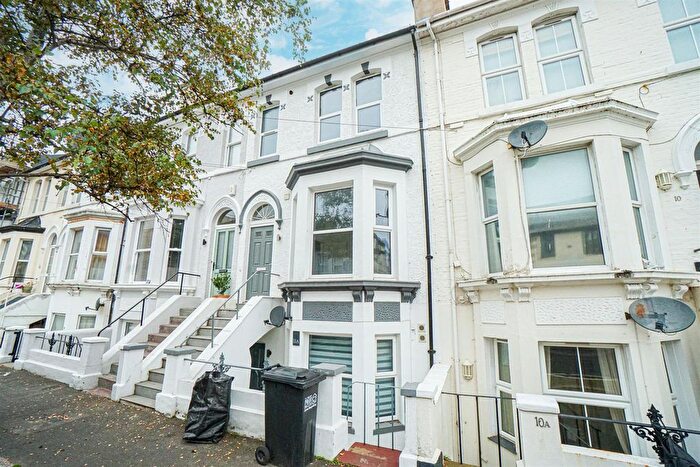 3 Bedroom Maisonette For Sale In Mann Street, Hastings, TN34