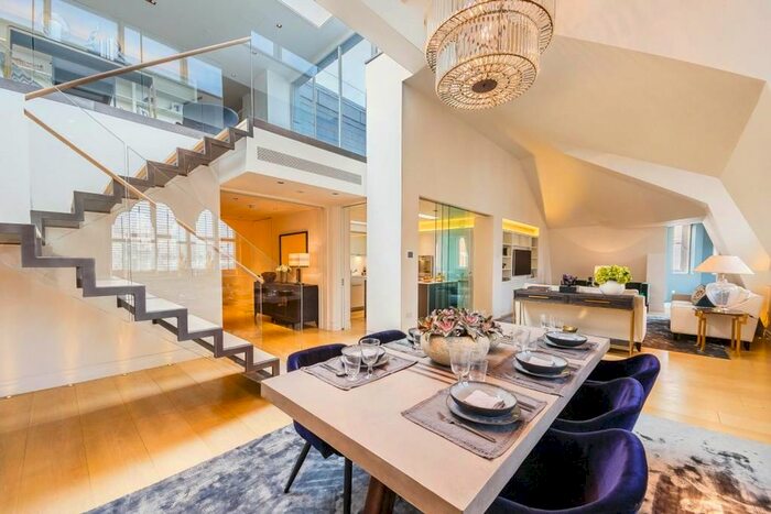 3 Bedroom Penthouse To Rent In Green Street, Mayfair, London, W1K