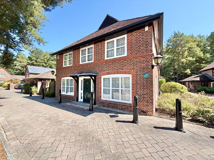 2 Bedroom End Of Terrace House For Sale In Mytchett Heath, Mytchett, GU16