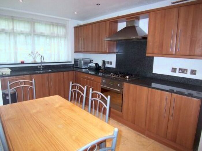 3 Bedroom Flat To Rent In St Johns Way, Archway, London, N19
