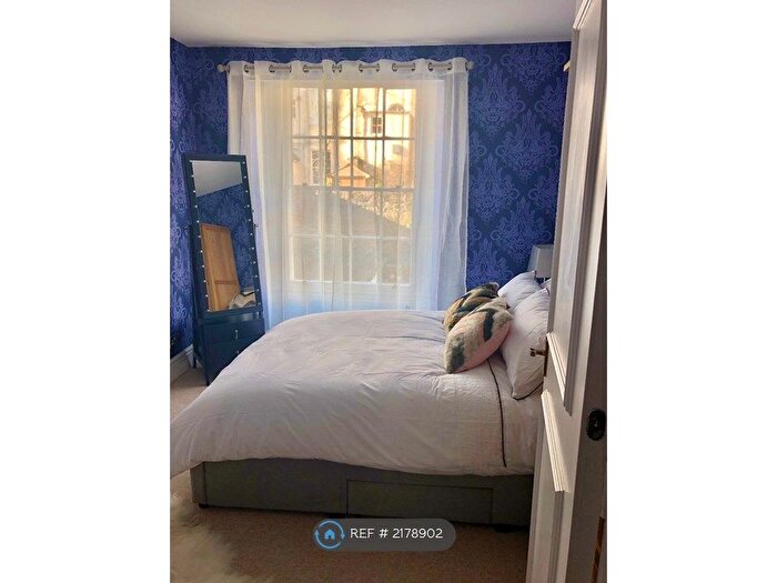 1 Bedroom Flat To Rent In First Floor, Bristol, BS8