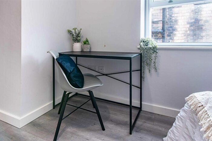 2 Bedroom Apartment To Rent In A Long Row, NG12