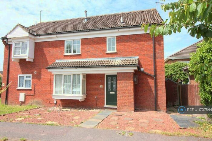 2 Bedroom Terraced House To Rent In Howard Close, Luton, LU3