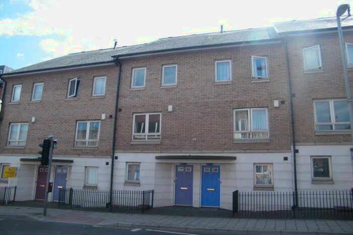 4 Bedroom Property To Rent In Augusta Court, Exeter EX1