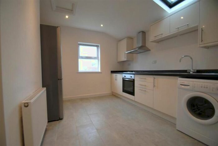 3 Bedroom Flat To Rent In Haverstock Road, Bristol, BS4
