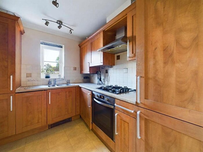 2 Bedroom Flat To Rent In Regents Place, Bath Road, Maidenhead, Berkshire, SL6
