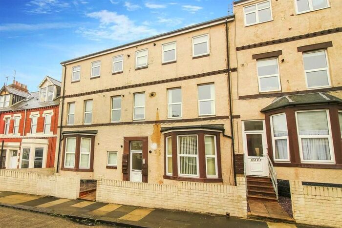 2 Bedroom Flat To Rent In North Parade, Whitley Bay, NE26