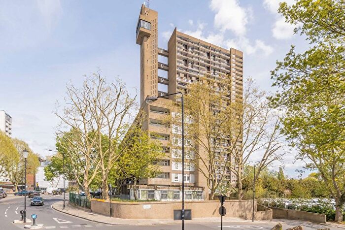2 Bedroom Flat To Rent In Golborne Road, North Kensington, W10
