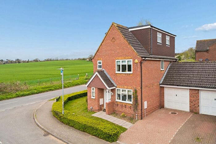 4 Bedroom Link Detached House For Sale In Thellusson Way, Mill End, Rickmansworth, WD3
