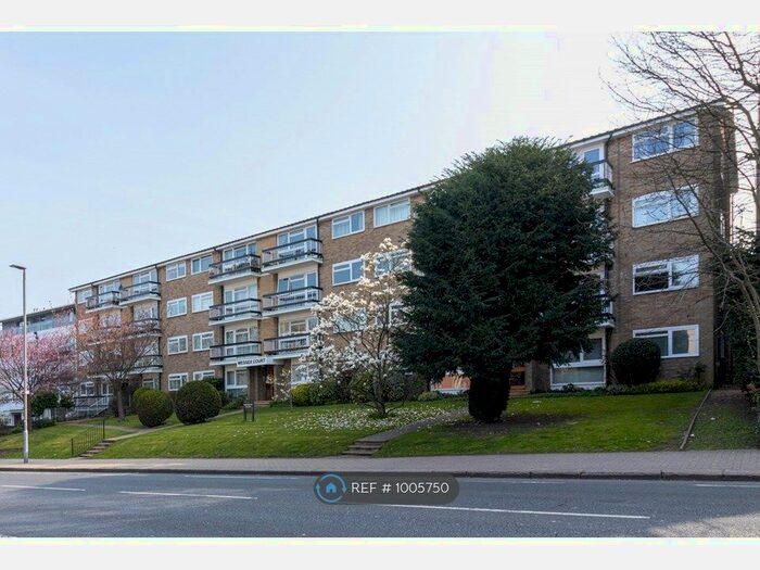 2 Bedroom Flat To Rent In Wessex Court, London, SW15