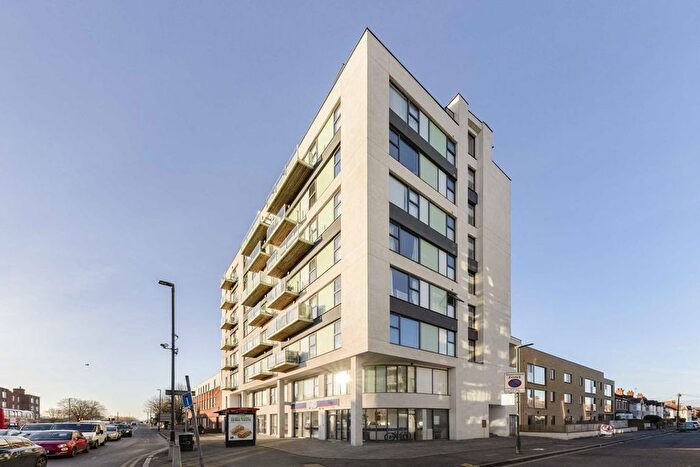 1 Bedroom Flat To Rent In Milner Road, South Wimbledon, SW19