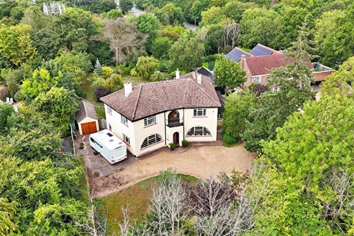 4 Bedroom Detached House For Sale In Ranvilles Lane, Fareham, PO14