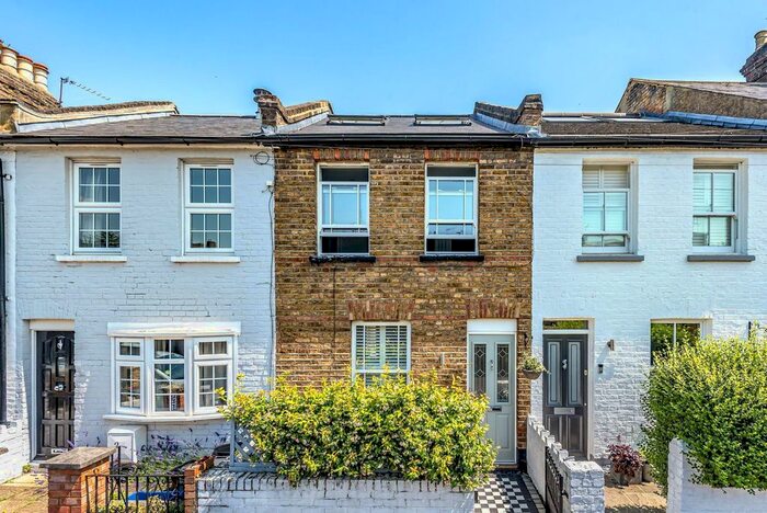 3 Bedroom Terraced House To Rent In Railway Road, Teddington TW11