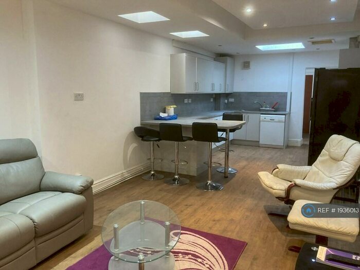 6 Bedroom Terraced House To Rent In Tiverton Road, Birmingham, B29