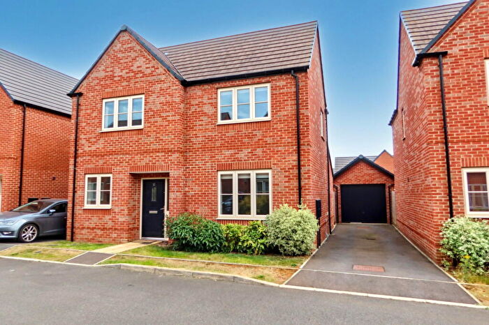 4 Bedroom Detached House For Sale In Davies Road, Banbury, OX16