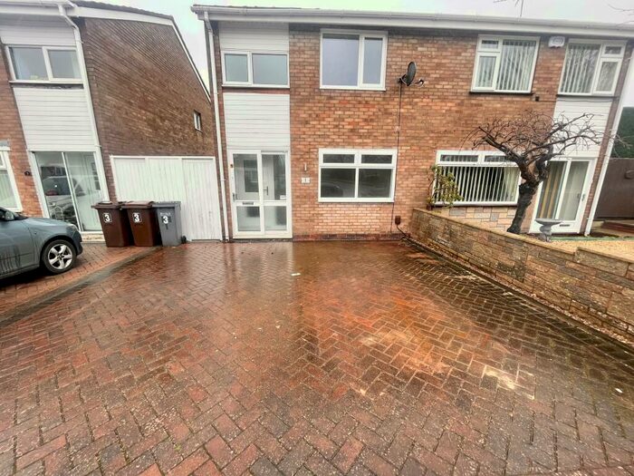 3 Bedroom Semi-Detached House To Rent In Aspen Drive, Birmingham, B37