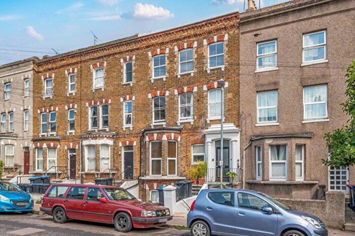 2 Bedroom Apartment For Sale In Crescent Road, Ramsgate, CT11