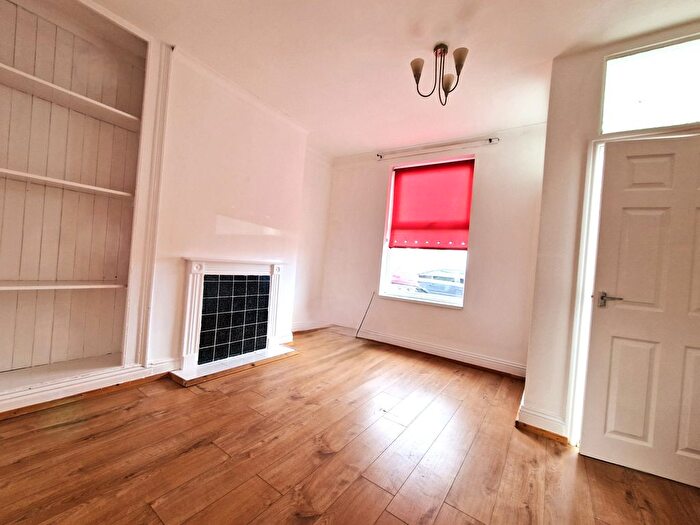 2 Bedroom Terraced House To Rent In Estcourt Street, Hull, Yorkshire, HU9