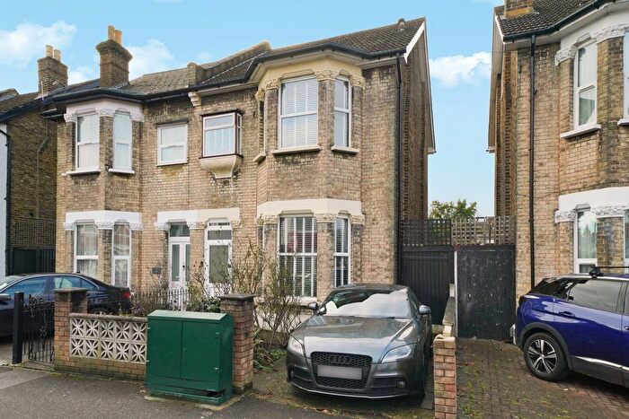 3 Bedroom Terraced House For Sale In Carew Road, Thornton Heath, CR7