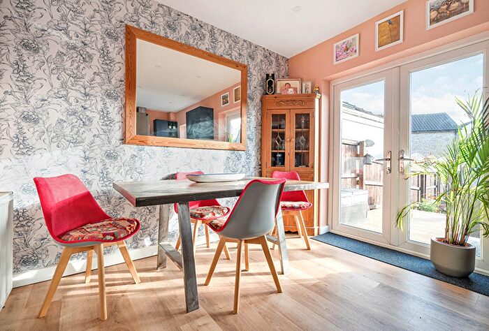 3 Bedroom End Of Terrace House For Sale In Charlton Mead Drive, Bristol, Somerset, BS10