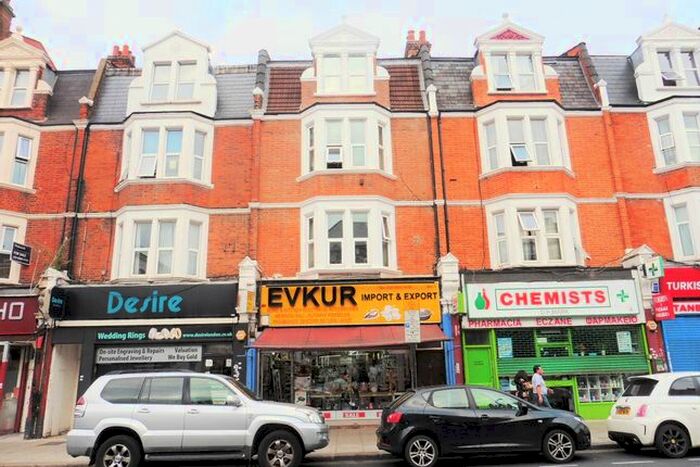 3 Bedroom Flat To Rent In Grand Parade, Green Lanes, Green Lanes, Harringay, London, N4