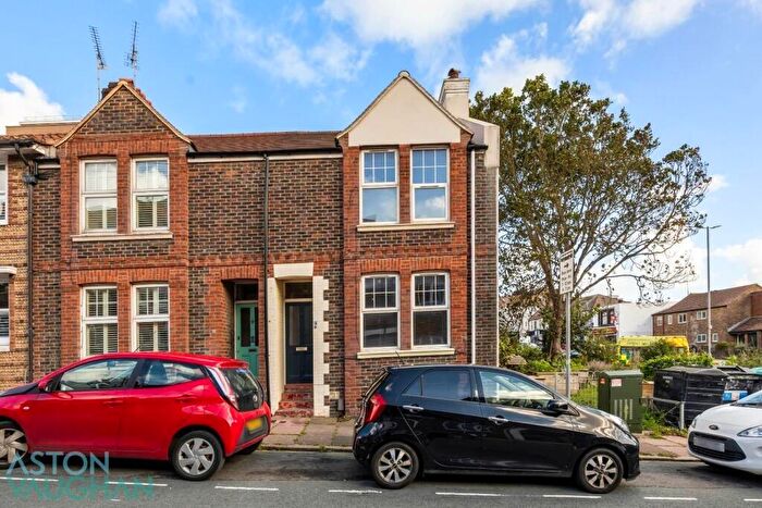 3 Bedroom End Of Terrace House For Sale In White Street, Brighton, BN2