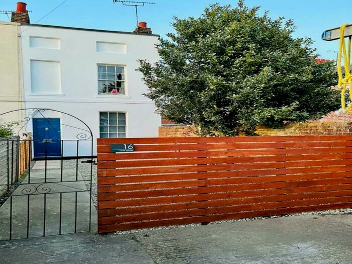 3 Bedroom House To Rent In New Street, Canterbury, Kent, CT2