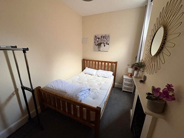 2 Bedroom Flat For Sale In Taunton Road, Bridgwater, TA6