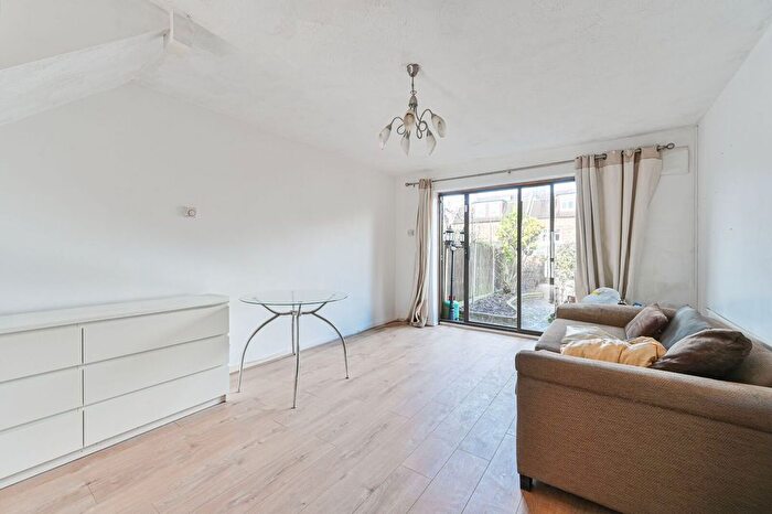 2 Bedroom Property To Rent In Campbell Close, Streatham, London, SW16