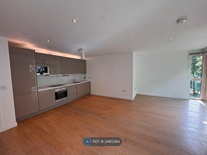 1 Bedroom Flat To Rent In Victory Place, London, SE17