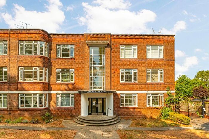 3 Bedroom Flat For Sale In Argyle Road, Ealing, W13