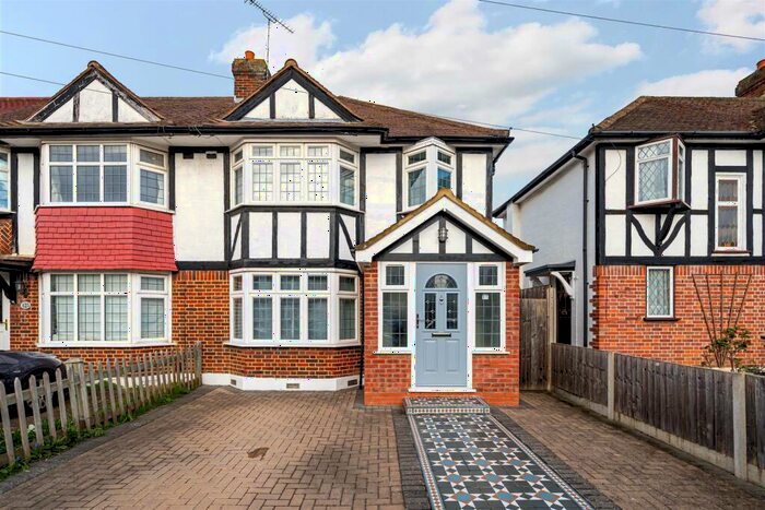 3 Bedroom End Of Terrace House To Rent In Cardinal Avenue, Kingston Upon Thames, KT2