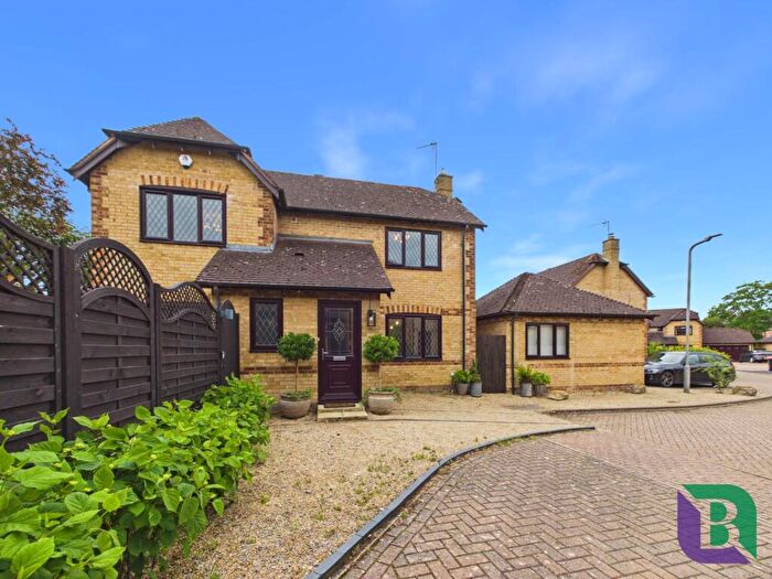 5 Bedroom Detached House For Sale In Chantry Close, Woburn Sands, MK17