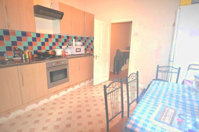 2 Bedroom Flat To Rent In Burges Road, London, E6
