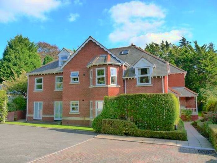 2 Bedroom Flat To Rent In Ringwood Road, Ferndown, Dorset, BH22