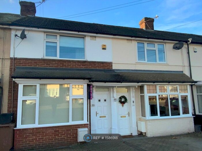 2 Bedroom Terraced House To Rent In Stapleford Road, Luton, LU2