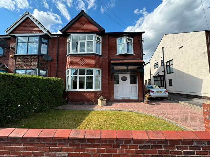 4 Bedroom Semi-Detached House For Sale In Waltham Road, Whalley Range, M16
