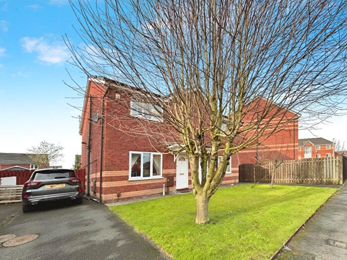 3 Bedroom Semi-Detached House To Rent In Brocade Close, Salford, M3