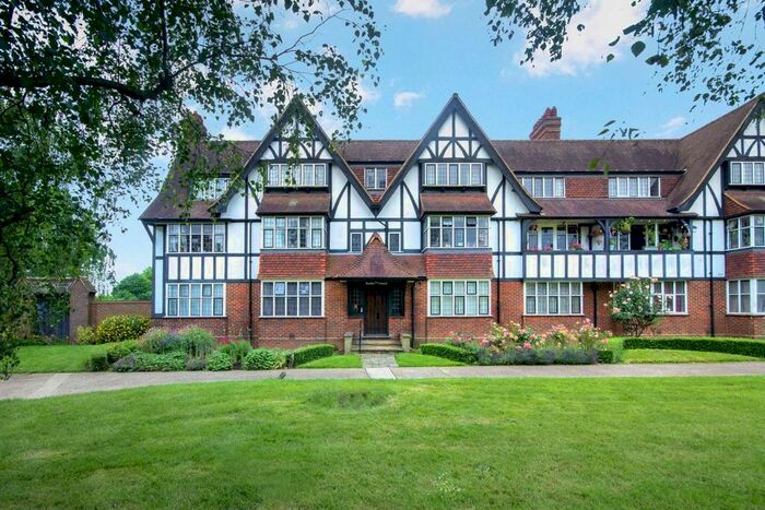 2 Bedroom Flat To Rent In Queens Drive, London, W3