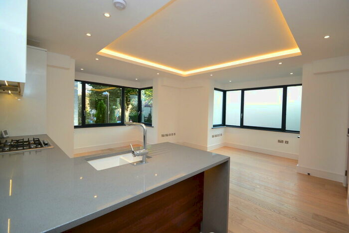 1 Bedroom Apartment To Rent In Maple Road, Surbiton, KT6