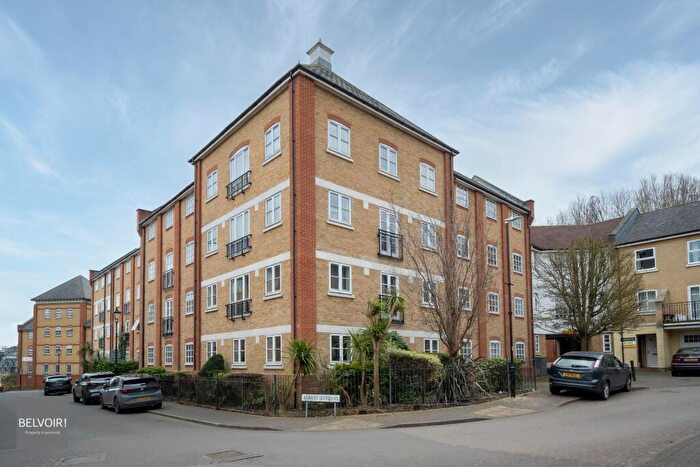 2 Bedroom Flat For Sale In Albany Gardens, Hythe, Colchester, CO2