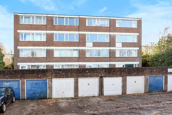 3 Bedroom Flat To Rent In Shannon Court, Chesham, HP5