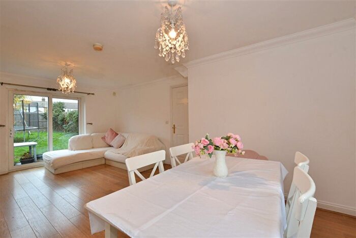 4 Bedroom Detached House For Sale In Burleigh Close, Romford, Essex, RM7