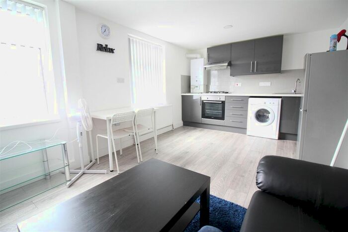 1 Bedroom Property To Rent In Russell Street, Cathays, Cardiff, CF24