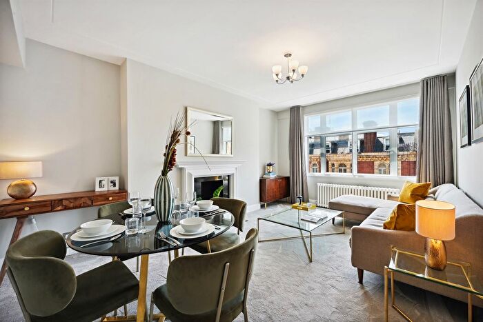 1 Bedroom Flat To Rent In Flat Richmond Court, Sloane Street, London, SW1X