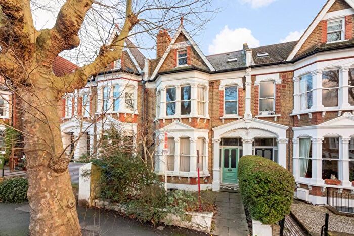 1 Bedroom Apartment To Rent In Beckwith Road, Herne Hill, London, SE24