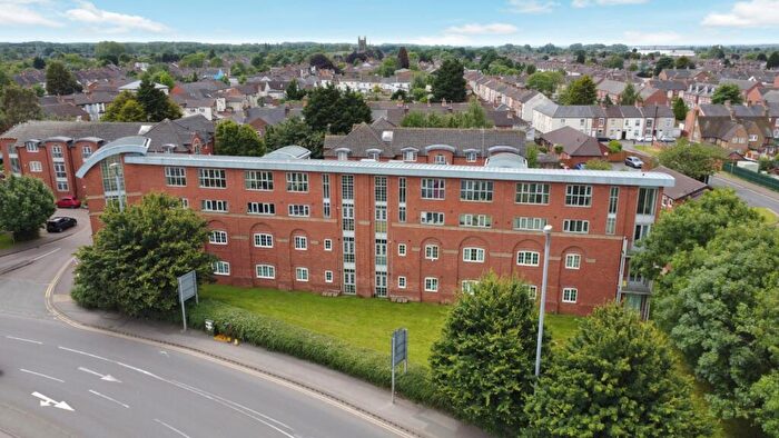 2 Bedroom Flat For Sale In Caxton Court, Burton-On-Trent, Staffordshire, DE14
