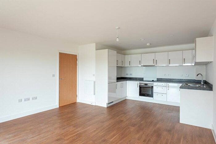 2 Bedroom Flat To Rent In Bedroom Property In Atlas Way, Milton Keynes, MK10