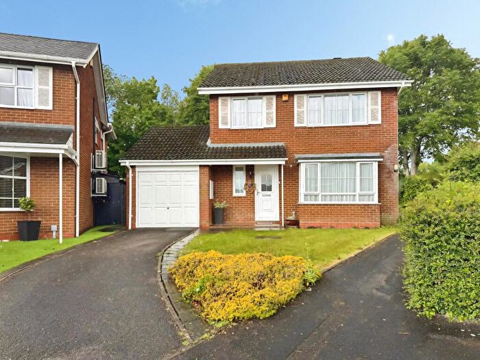 4 Bedroom Detached House For Sale In Woodmere Croft, Kempshott, Basingstoke, RG22