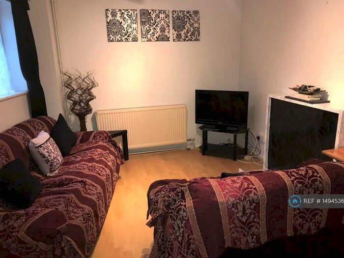 2 Bedroom Terraced House To Rent In Cherrydown West, Basildon, SS16